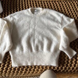 Aritzia babaton Crew Neck cashmere Sweater
